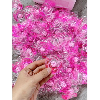 viên giặt xả áo quần