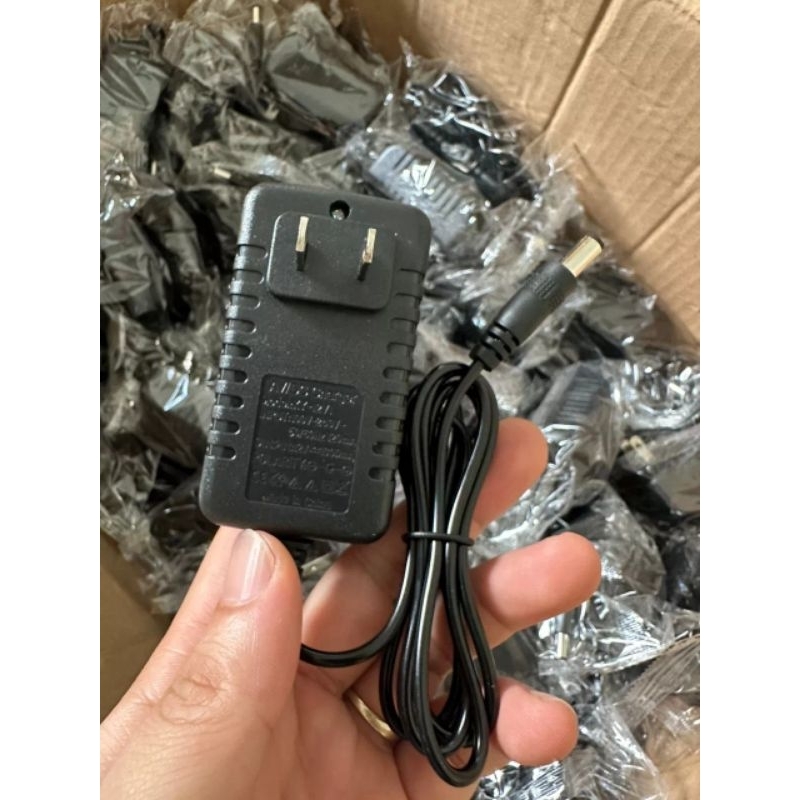 Sạc xe điện trẻ em 12V và 6V có đèn báo