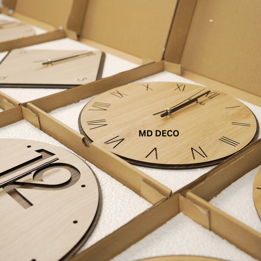 Đồng hồ gỗ treo tường quartz cao cấp tinh tế kim trôi