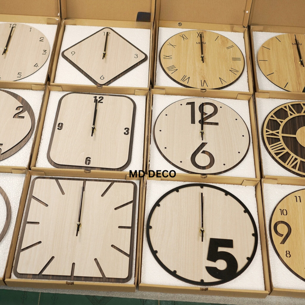Đồng hồ gỗ treo tường quartz cao cấp tinh tế kim trôi