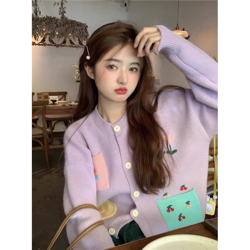 Khoác len thêu phối màu