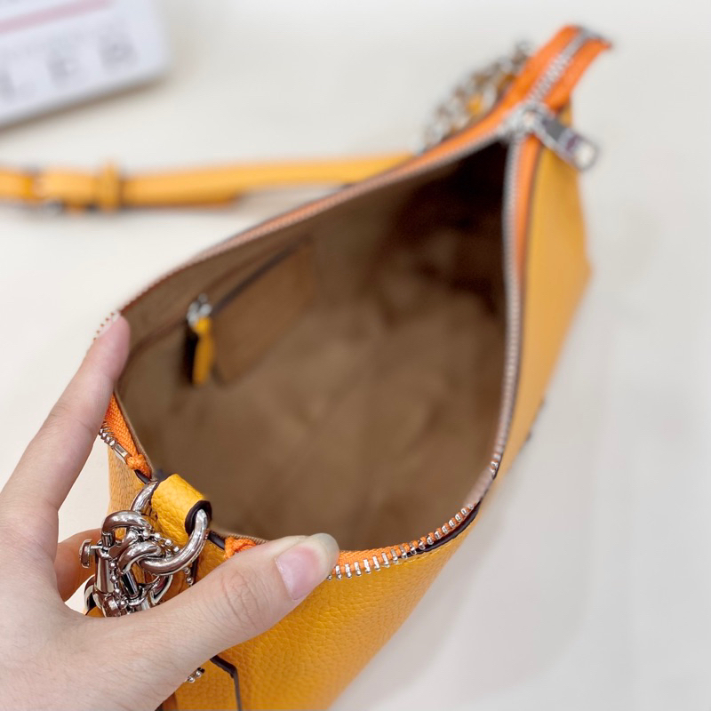 Túi coach chalotte kẹp nách