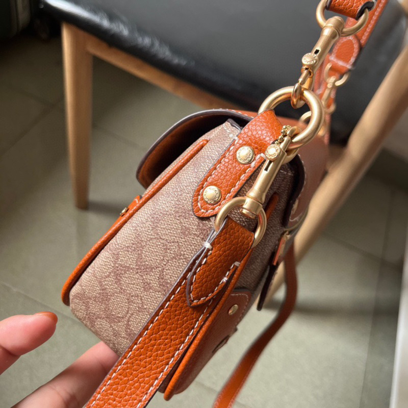 Túi coach millie kẹp nách