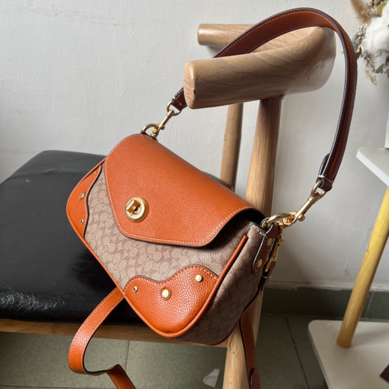 Túi coach millie kẹp nách