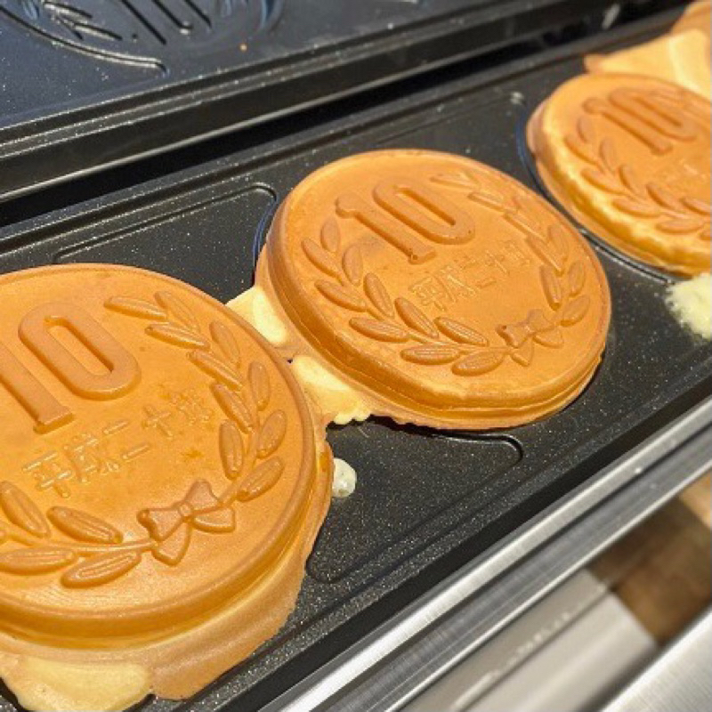 Máy làm bánh waffle đồng xu, bánh quế đồng tiền vàng (4 cái)