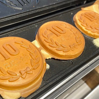 Máy làm bánh waffle đồng xu, bánh quế đồng tiền vàng (4 cái)