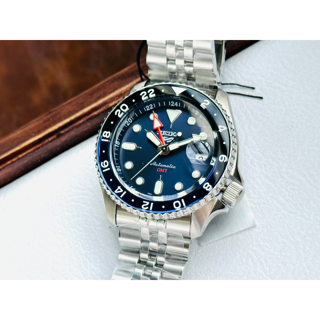 Đồng hồ nam dây thép Seiko 5 Automatic GMT SDX Batman SSK001K1