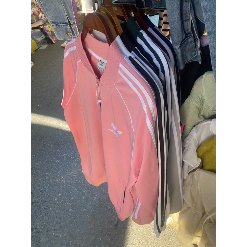 Khoác bóng chày thêu sọc tay