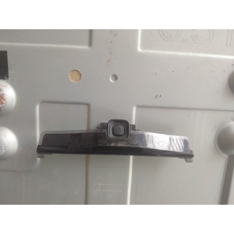 Tivi LG 32LH570D bóc máy, cáp panel, bộ wifi, mắt nhận, chân đế, cặp loa.