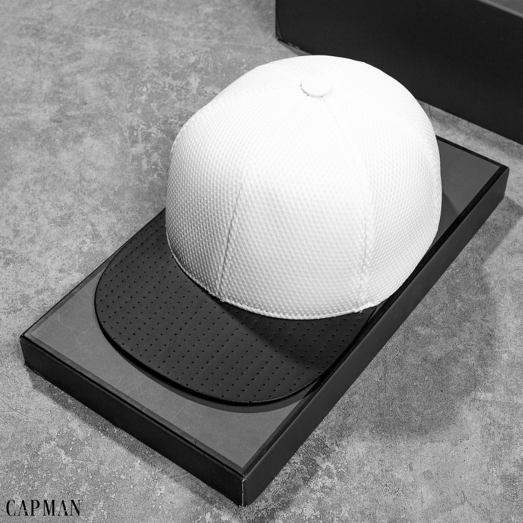 Mũ snapback màu trắng đen CAPMAN lưỡi ngang CM50