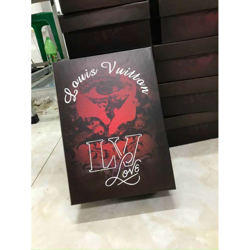 Hộp lv mắt quỷ