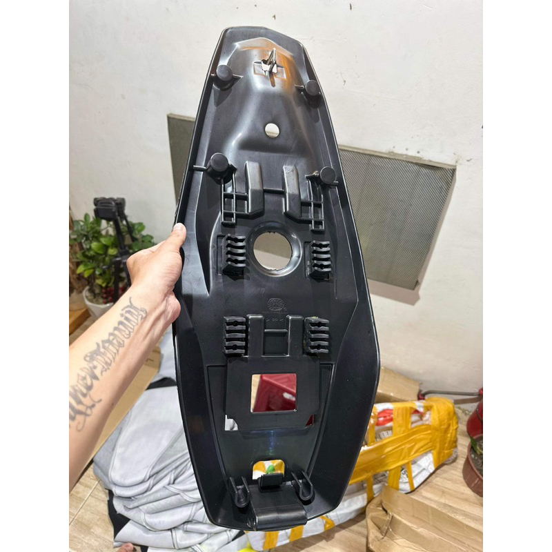 Đế nhựa yên cho xe ex nhỏ 2010 air blade ex 135 sifi ex 150