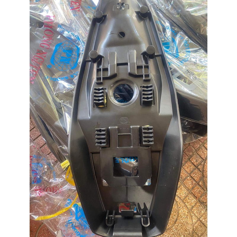 Đế nhựa yên cho xe ex nhỏ 2010 air blade ex 135 sifi ex 150