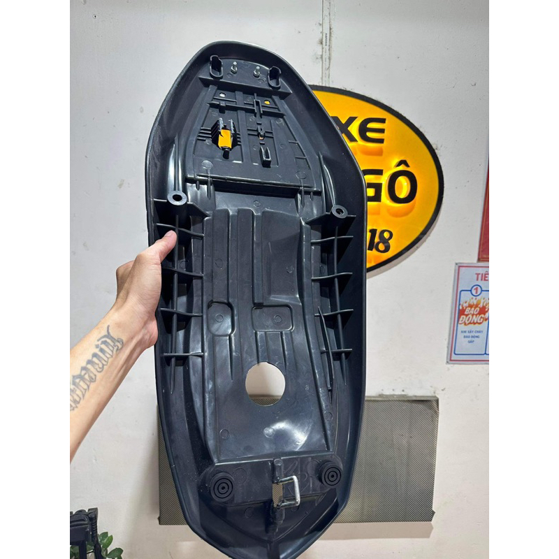 Đế nhựa yên cho xe ex nhỏ 2010 air blade ex 135 sifi ex 150
