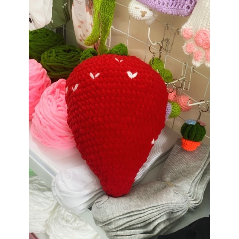 Quả dâu tây 🍓 siêu to 35-40cm bằng len nhung đũa