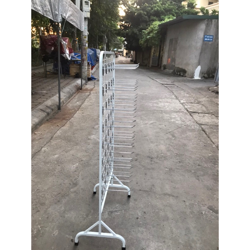 Khung lưới sắt treo phụ kiện có chân đế, kích thước 60x115