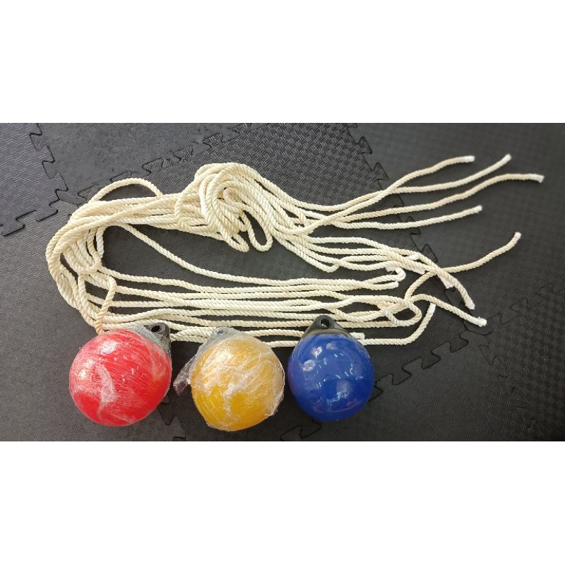 Banh nước size to và size nhỏ để lách né