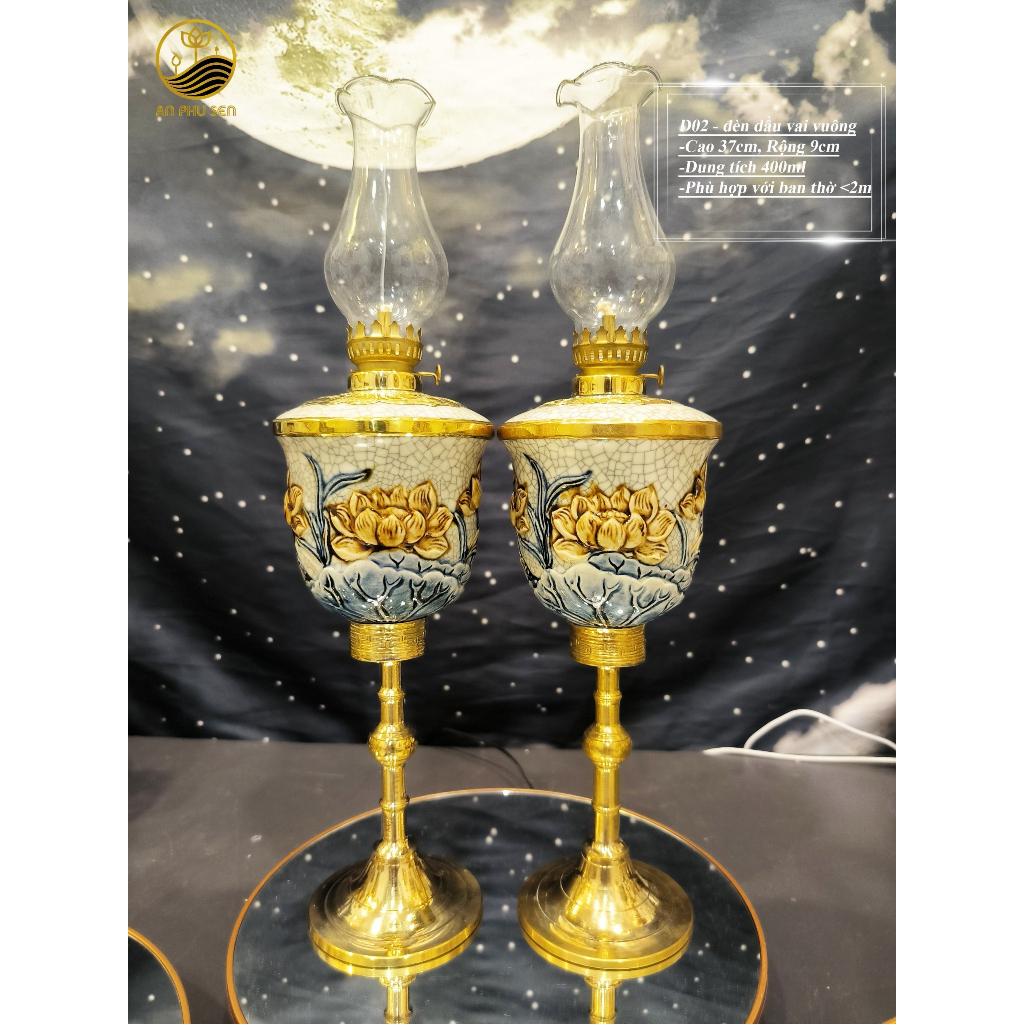 Đèn Dầu Vai Vuông Chân Đồng Họa Tiết Hoa Sen Cao Cấp