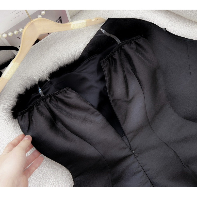 BỘ CHÂN VÁY NGẮN TAPTA+ ÁO CÚP ĐÍNH LÔNG 010923