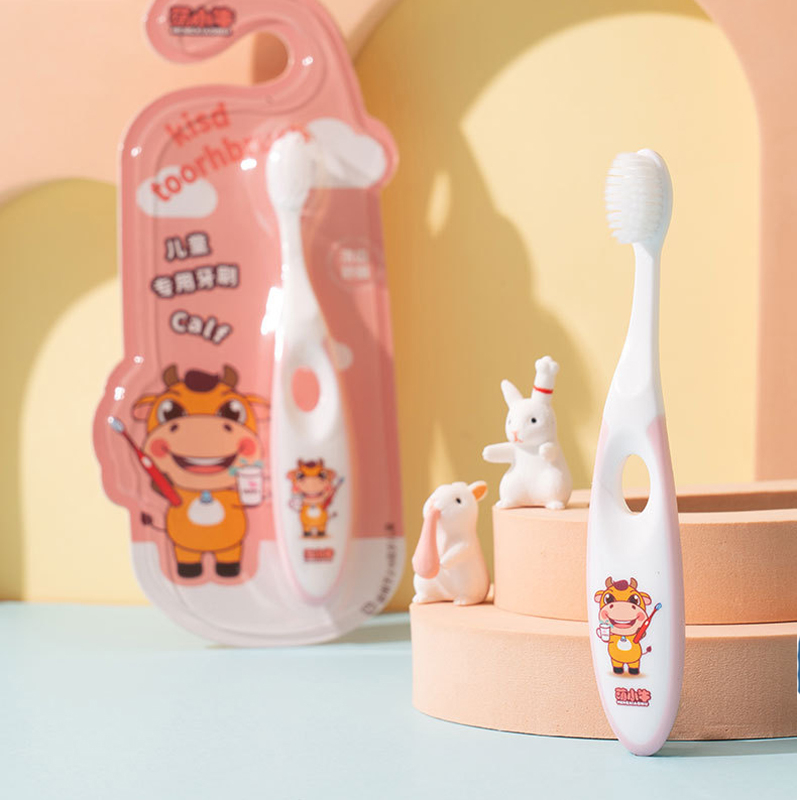 Bàn chải đánh răng trẻ em Calf 2-9 tuổi