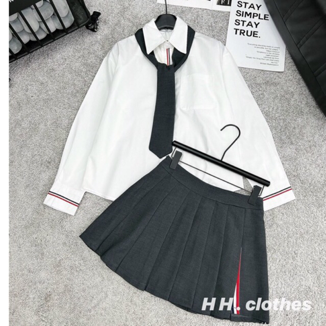 JENNYCLOSET | Set áo mi kèm cà vạt + chân váy xếp ly MPB