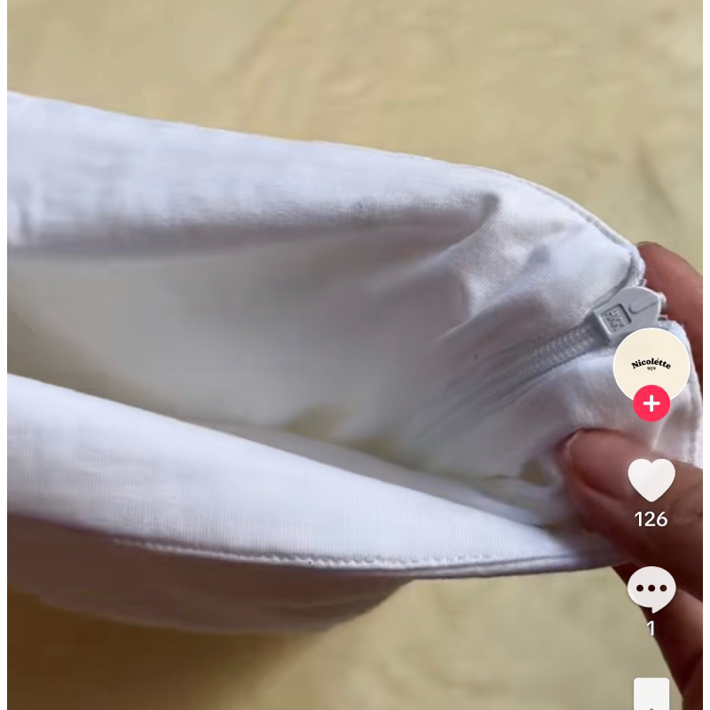 Set the nicolettehouse