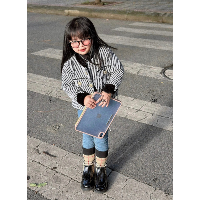 Áo khoác dạ kẻ chữ thập chảnh cho bé gái A0111