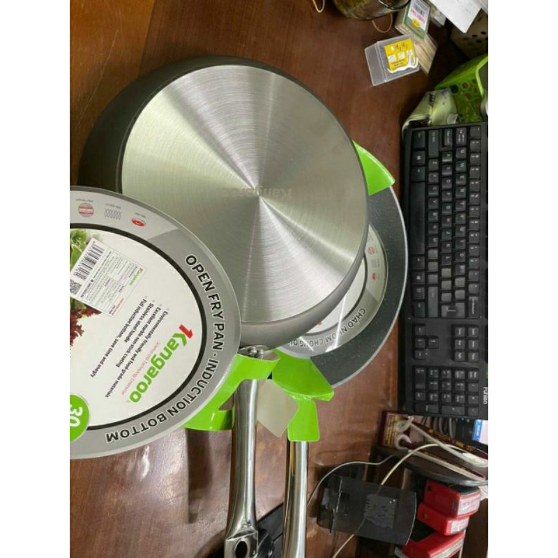 Chảo Kangaroo vân đá đáy từ size 22cm kg663S