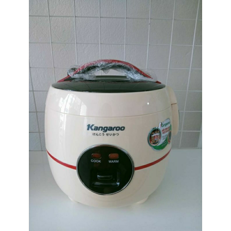 Nồi cơm điện kangaroo kg823 dung tích 1.2l bảo hành 12 tháng.