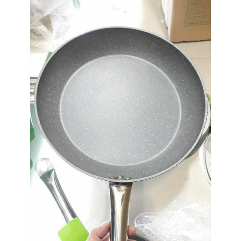 Chảo Kangaroo vân đá đáy từ size 22cm kg663S