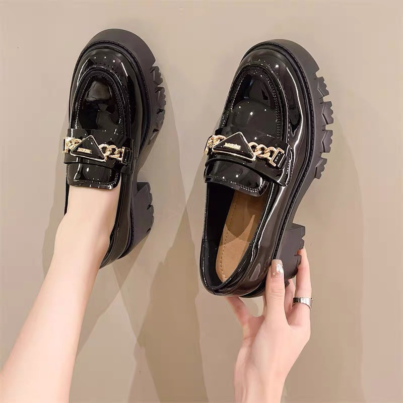 Giày đốc đế dày 6cm tôn dáng, chất da bóng mềm.Hàng quảng châu cao cấp