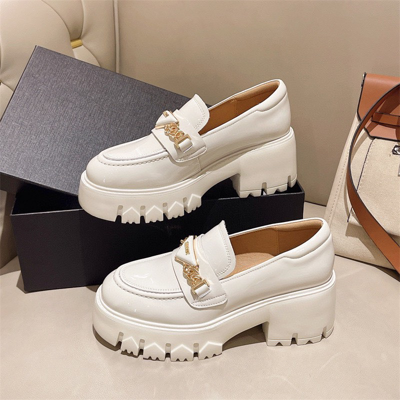 Giày đốc đế dày 6cm tôn dáng, chất da bóng mềm.Hàng quảng châu cao cấp