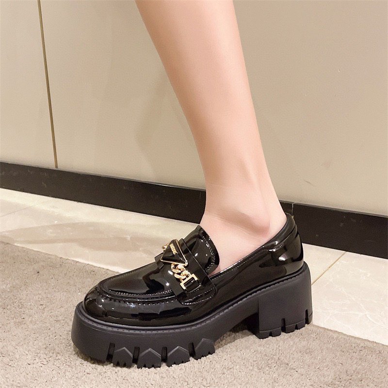 Giày đốc đế dày 6cm tôn dáng, chất da bóng mềm.Hàng quảng châu cao cấp