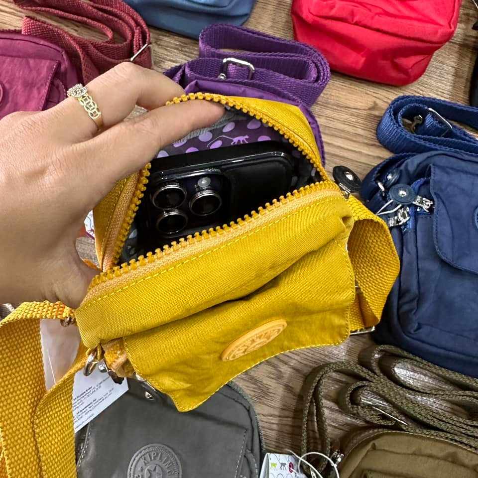 Túi chéo Kipling đơn sắc