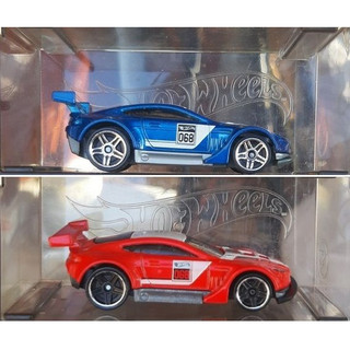 Xe mô hình Hot Wheels Aston Martin Vantage GT3