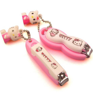 Bấm móng tay hình Hello Kitty và Doremon