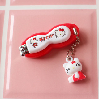 Bấm móng tay hình Hello Kitty và Doremon
