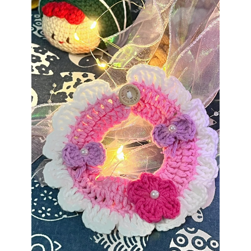 Mũ len, yếm len đồ handmade chó mèo. Móc khoá len, túi xách len, hoa bằng len, gấu bông.