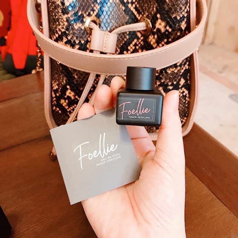 Nước hoa vùng kín Follie màu đen quyến rũ - HANA SHOP