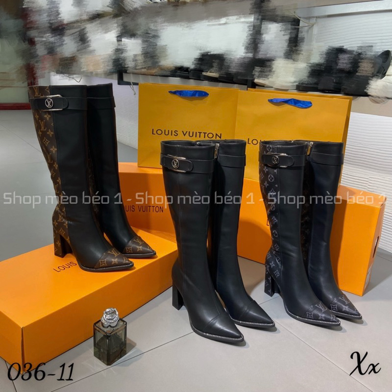 Bốt boot đùi lửng lv vân hoạ tiết mũi nhọn đai ngang gót trụ fullbox