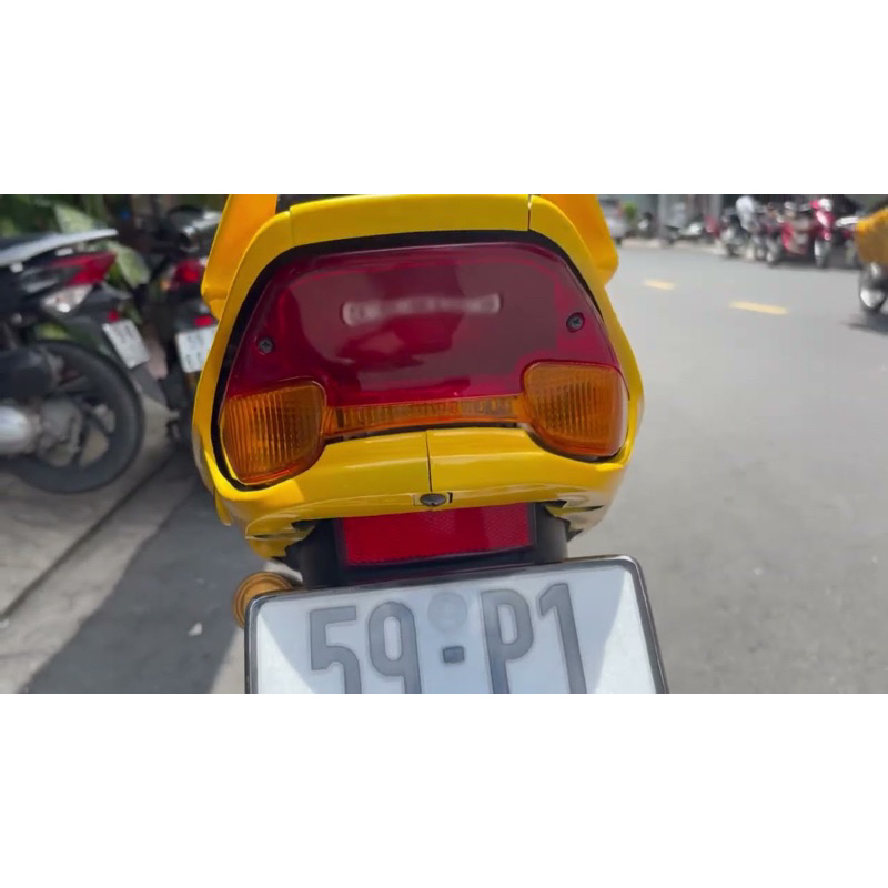 ĐÈN LÁI YAZ ĐỜI THẤP CAM ĐỎ ZIN
