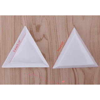 Khay tam giac nhựa đựng đá nail
