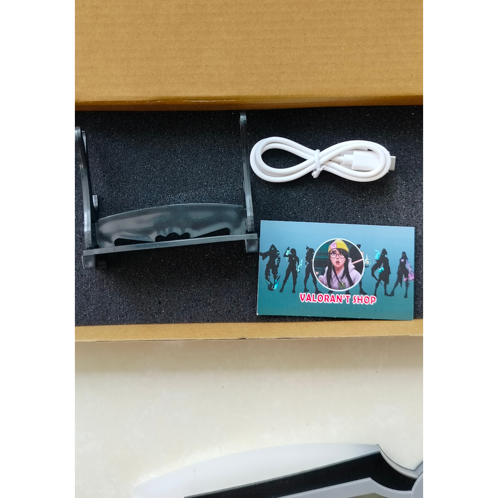 Ultimate Jett Valorant, phiên bản 1:1 phát sáng, có cổng sạc