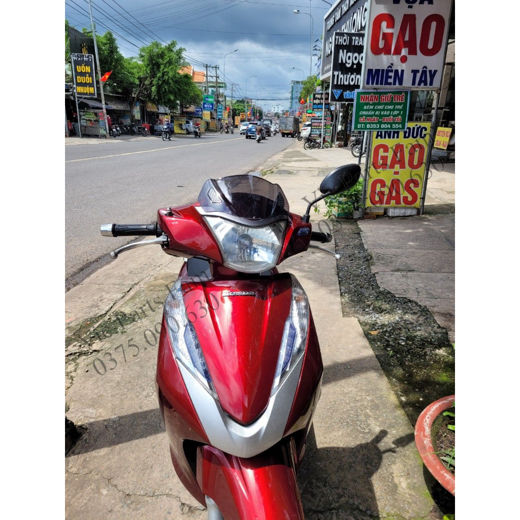 Mão chắn gió, kính chắn gió Lead, Vision