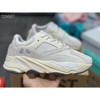 Giày Sneaker YZ 700 Đen chuẩn hàng 1:1