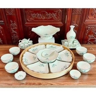 Bộ bát đĩa hoa mặt trời men kem vẽ sen xanh đường kính 45cm và 55cm.Hàng gốm sứ Bát Tràng.