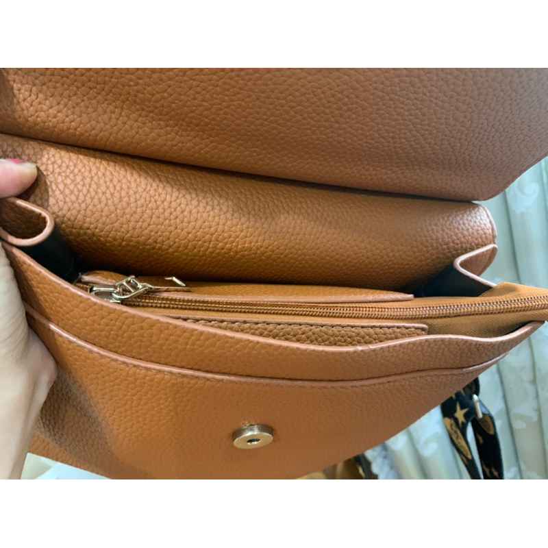 Túi đeo chéo da thật