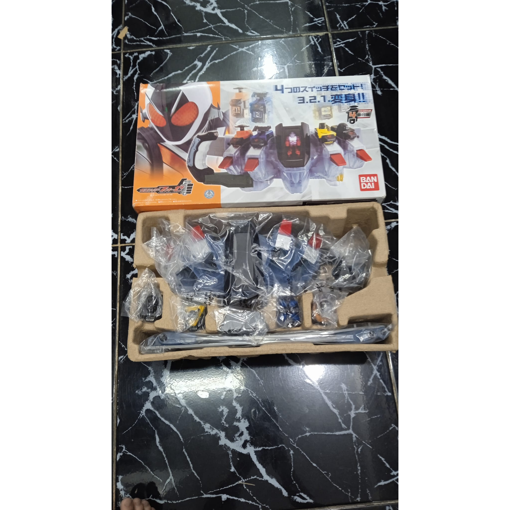 MÔ HÌNH BIẾN HÌNH HIỆP SĨ MẶT NẠ FOURZE DX FOURZE DRIVER 2ND