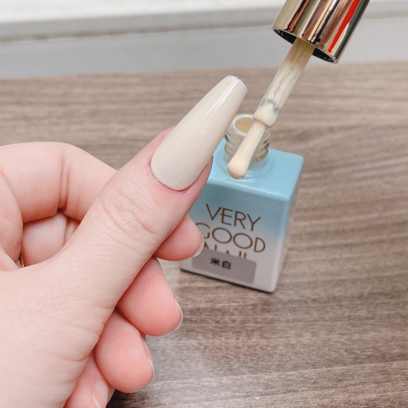 Sơn gel màu Trắng KEM Very good nail chai 15ml