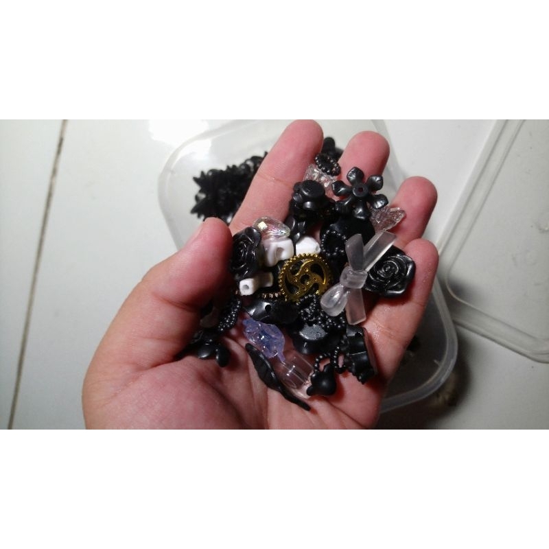 Charm decor toploader, quần áo